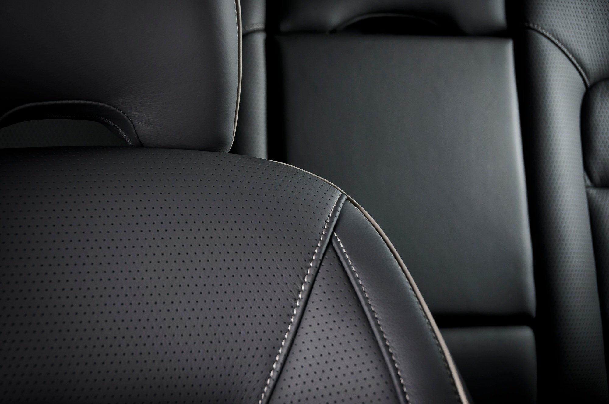 How to Deodorize Cigarette Smell from Leather Seats?